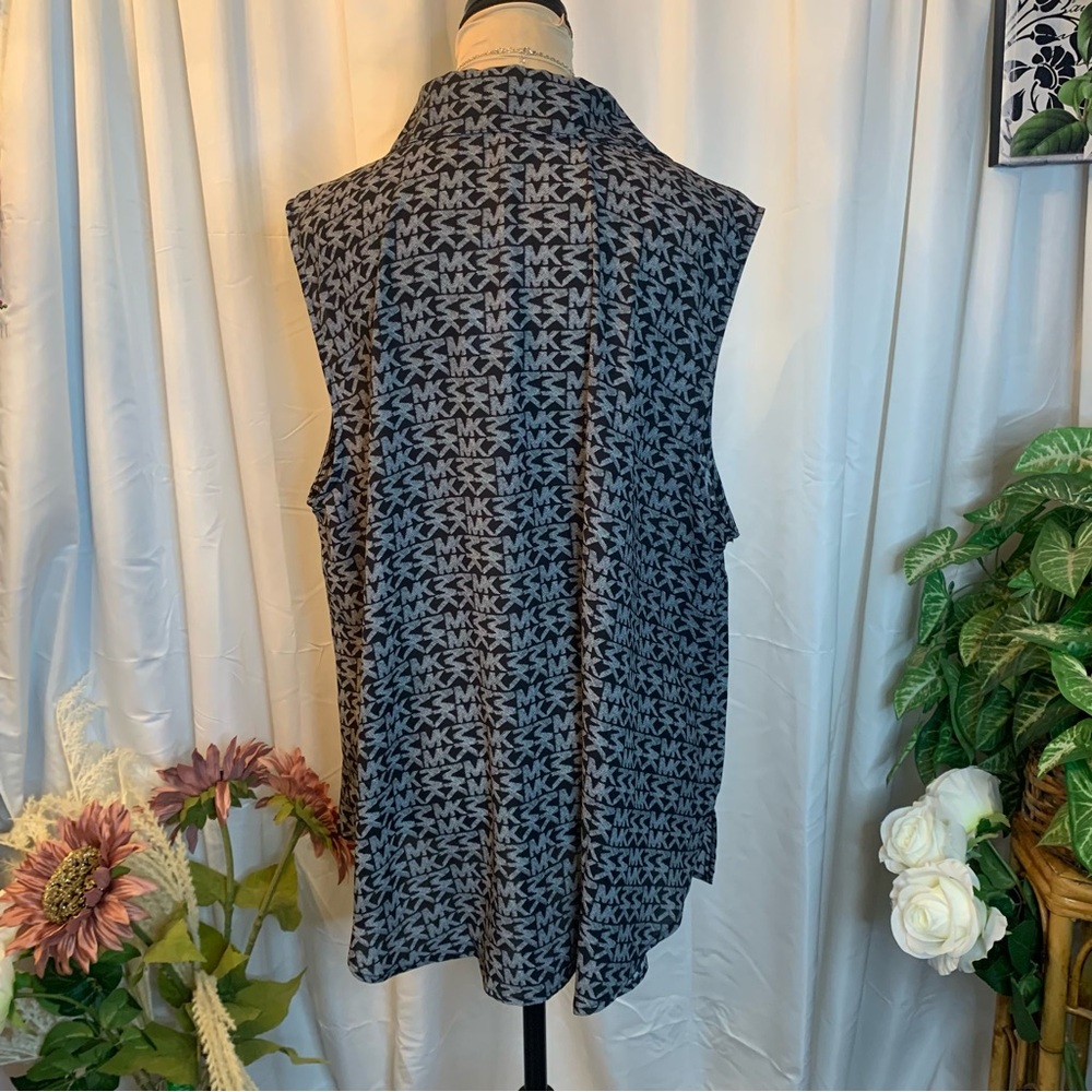 ❤️Price Drop❤️MICHAEL Michael Kors Black and Gray Logo Blouse - Picture 6 of 14